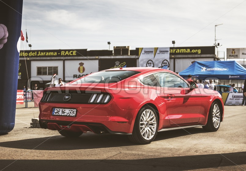 Ford mustang GT - CarZoomers