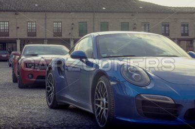 Porsche 911 Turbo - CarZoomers