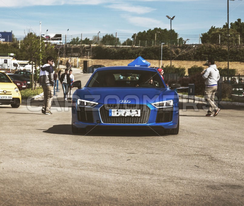 Audi r8 v10 Plus - CarZoomers