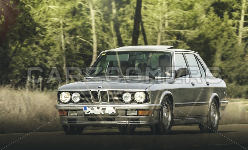 Bmw M5 - CarZoomers