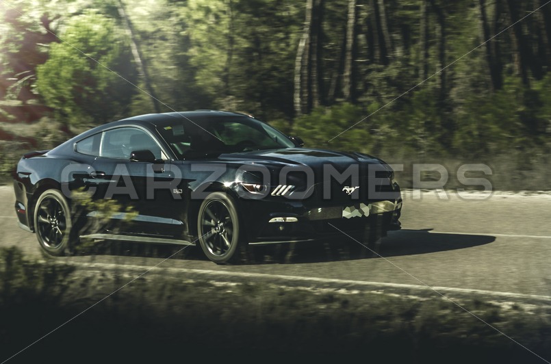 Ford Mustang GT - CarZoomers