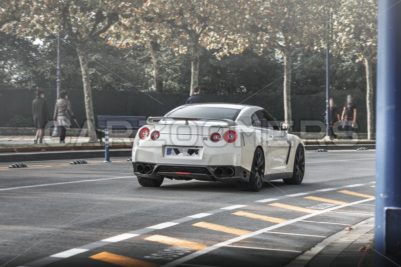 日産 GTR - カーズーム