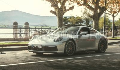 Porsche 911 Carrera 4s - Caroomers