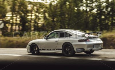 Porsche 911 Carrera S - Carzoomer