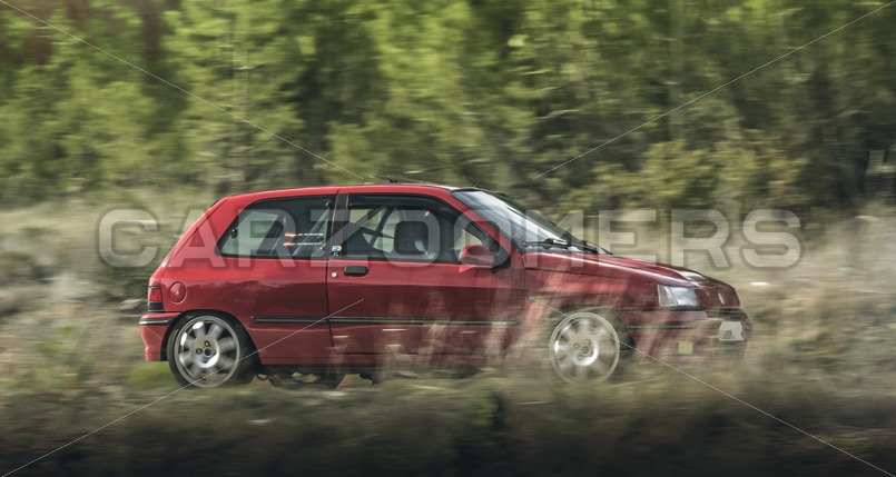 Renault Clio 16v - CarZoomers