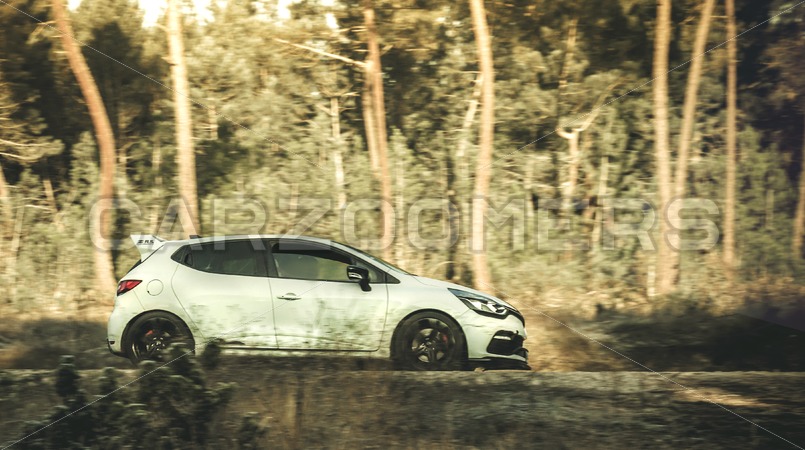 Renault Clio RS - CarZoomers