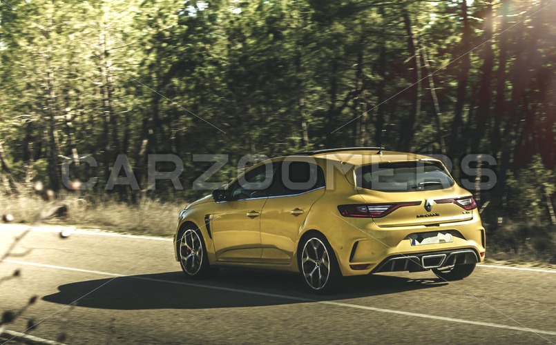 Renault Megane RS - CarZoomers