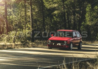 Volkswagen Golf - Carzoers