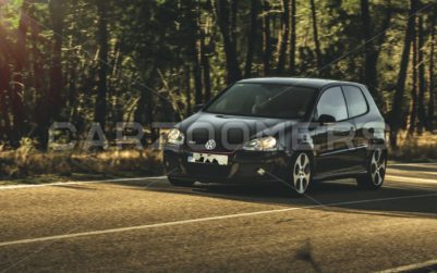 Volkswagen Golf GTI - CarZoomers