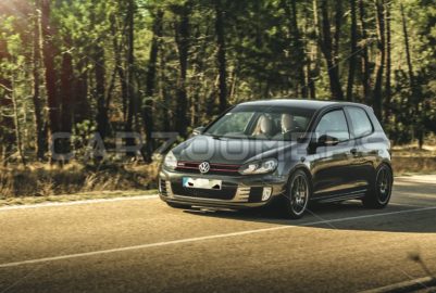 Volkswagen Golf GTI - Carzocers