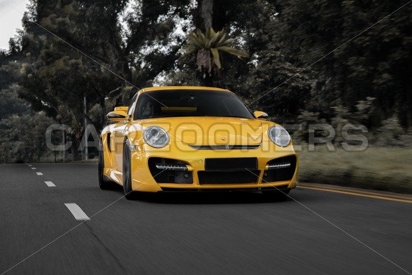 Yellow Porsche 911 Turbo GTstreet - Carzoomers